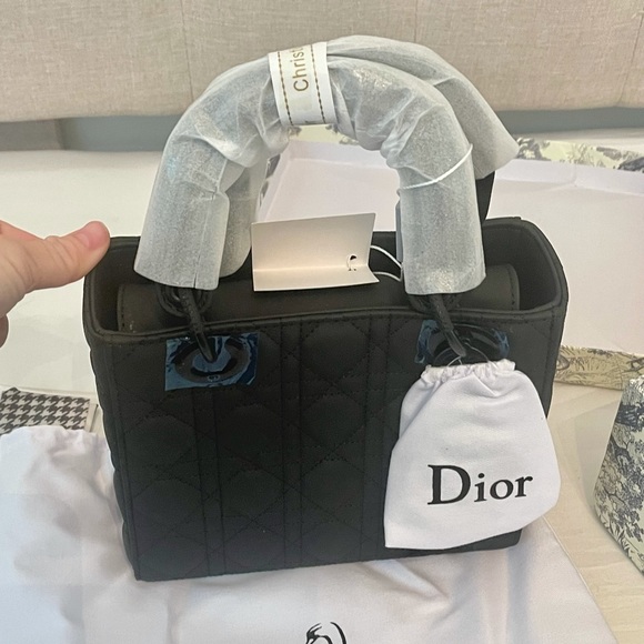 Brand new just opened in pics dior purse leather - Picture 5 of 5